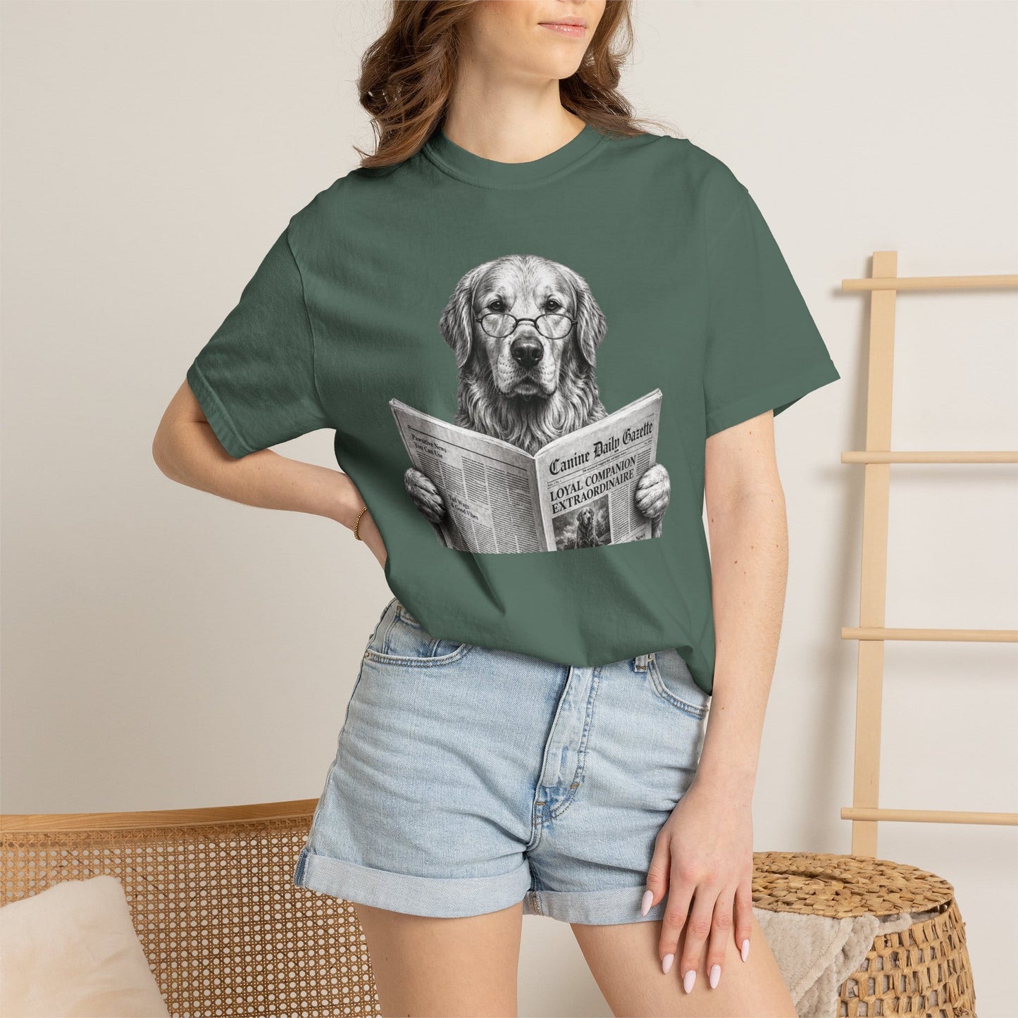 Golden Retriever Reading T-Shirt