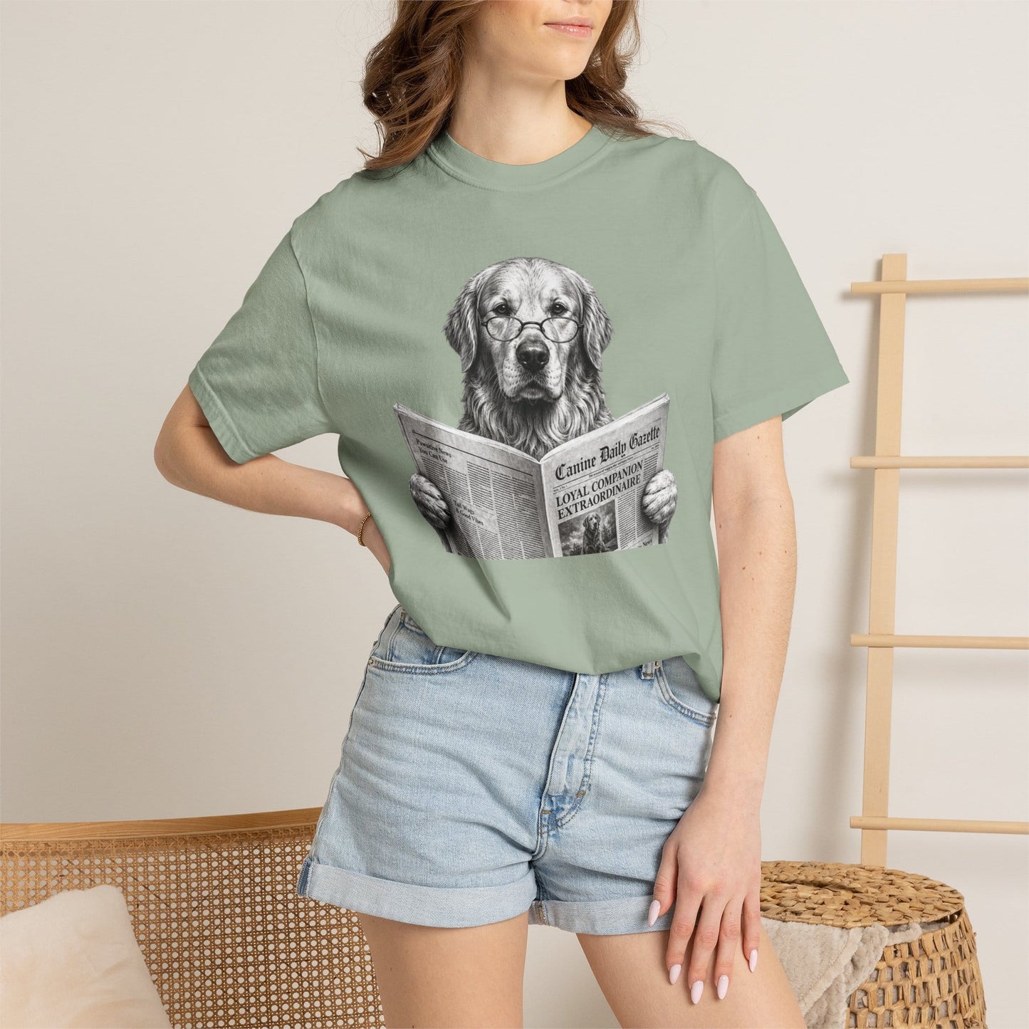 Golden Retriever Reading T-Shirt