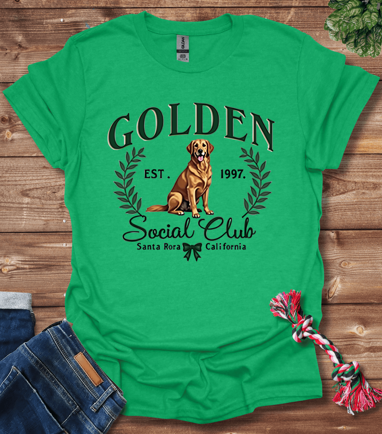Golden Social Club - Golden Retriever T-Shirt