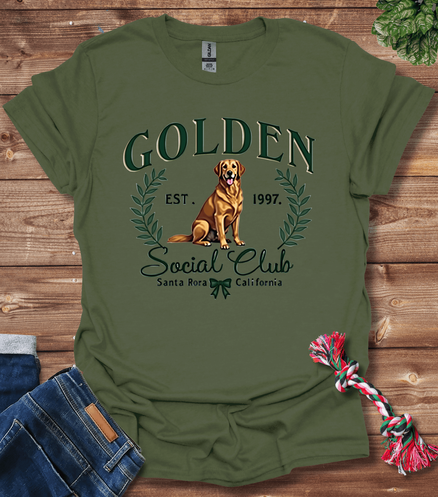 Golden Social Club - Golden Retriever T-Shirt